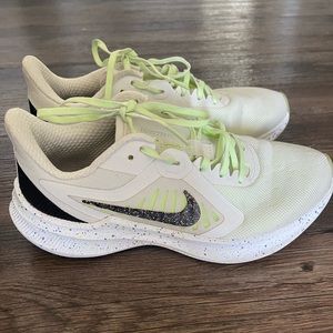 Nike running shoes / sneakers